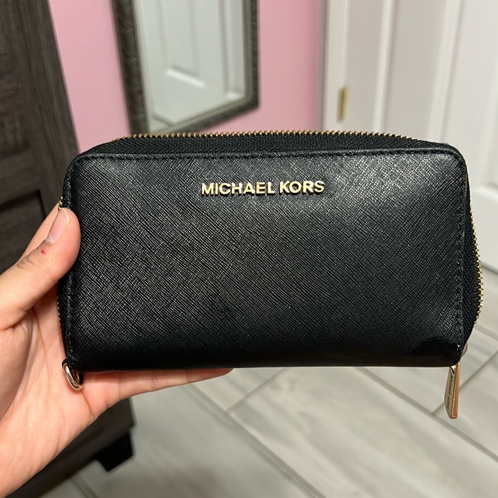 Michael kors wallet